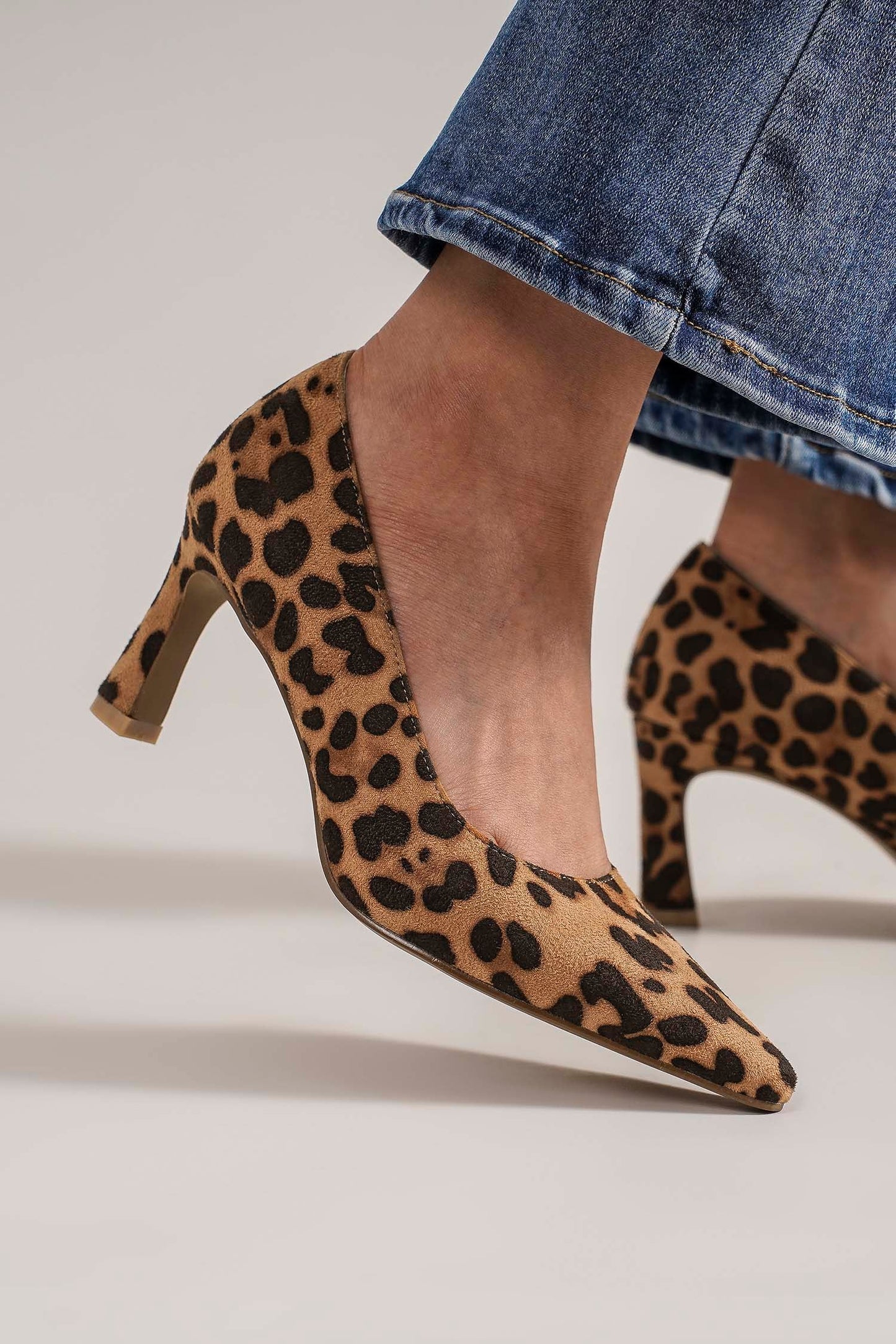 Beast Fashion Faux Suede Leopard Point Toe Pumps