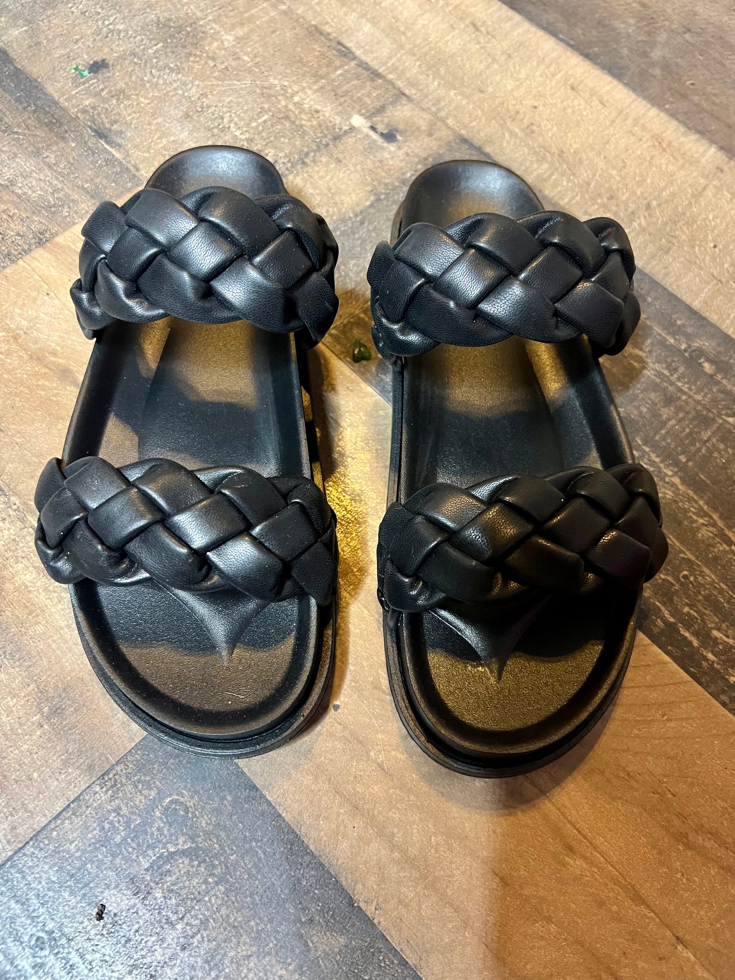 (5-7) Black Braided Slide