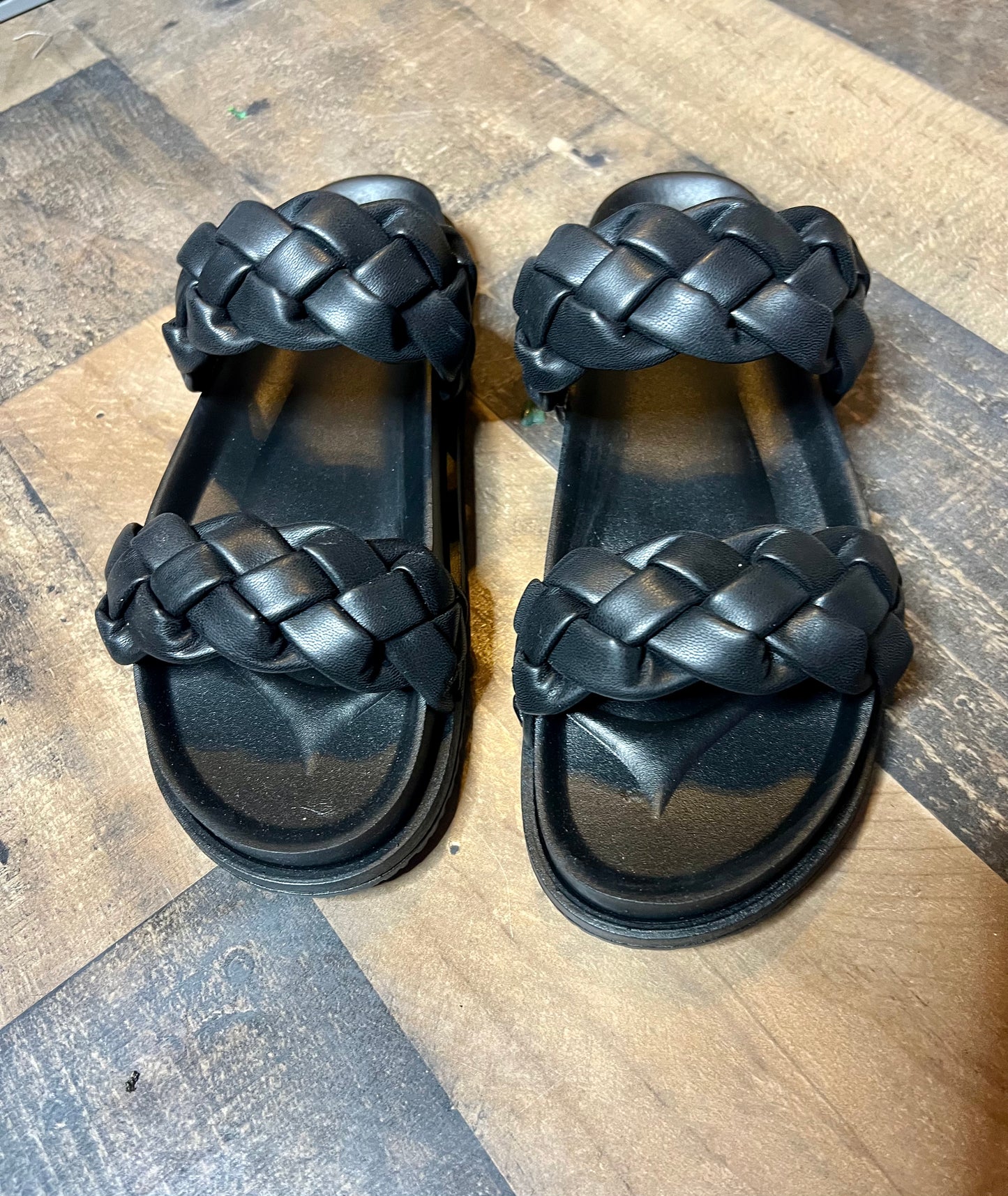 (5-7) Black Braided Slide